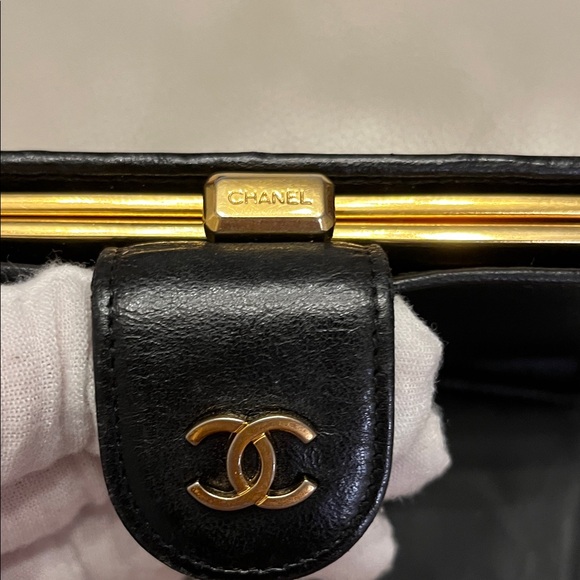 CHANEL Black Quilted Leather Wallet with Gold CC Logo - Picture 14 of 16